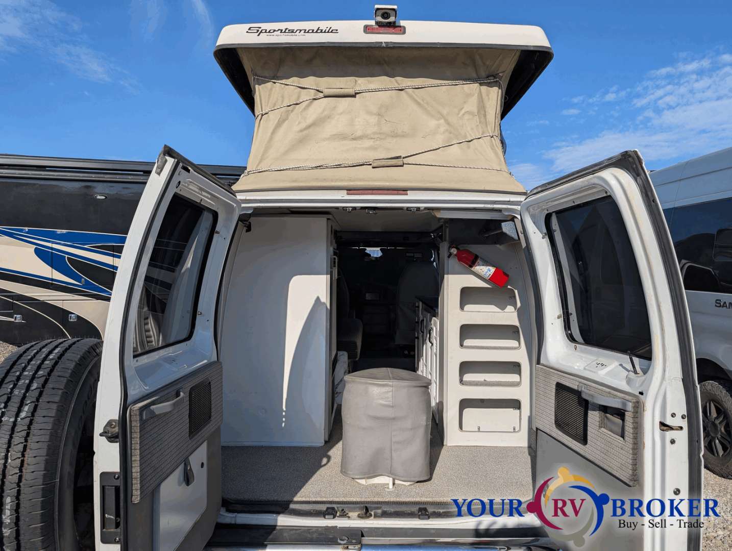 2005 Ford Sportsmobile E350, $ 21,998