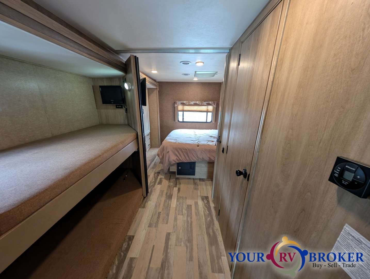 2015 Coachmen Freelander Ford E-450 32BH, $ 49,900