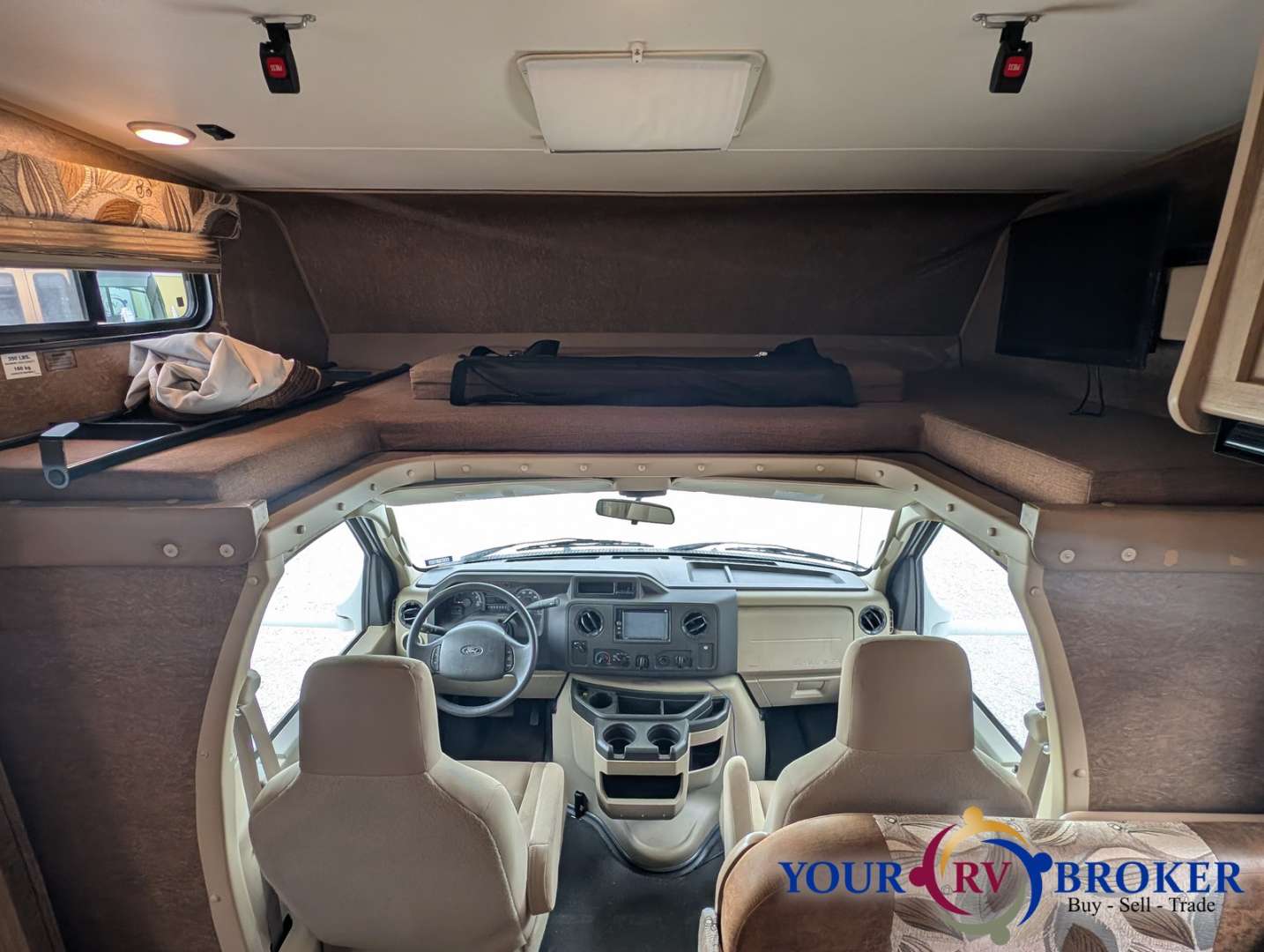 2015 Coachmen Freelander Ford E-450 32BH, $ 49,900