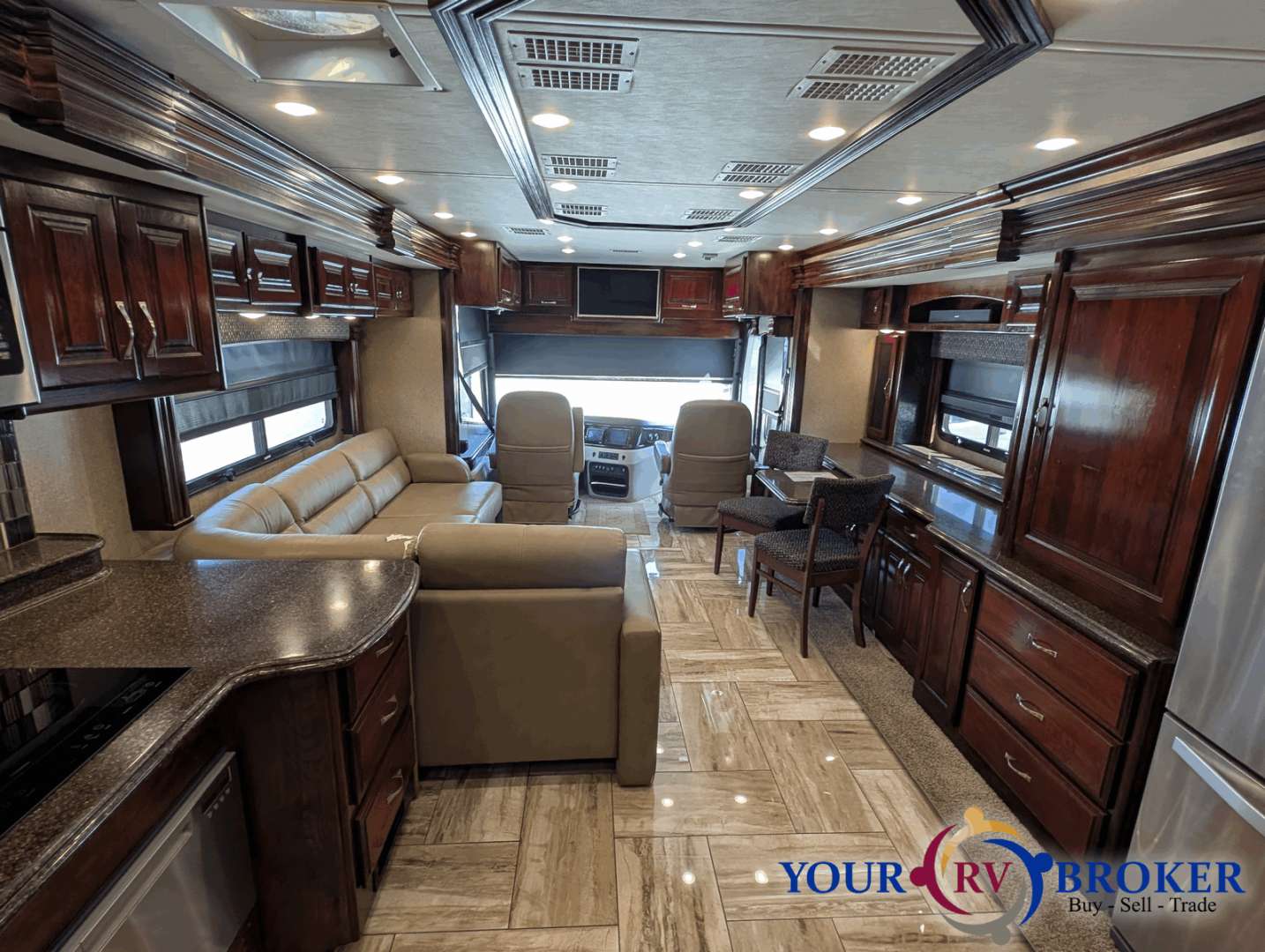 2018 Fleetwood Discovery LXE Freightliner 40E, $ 169,900