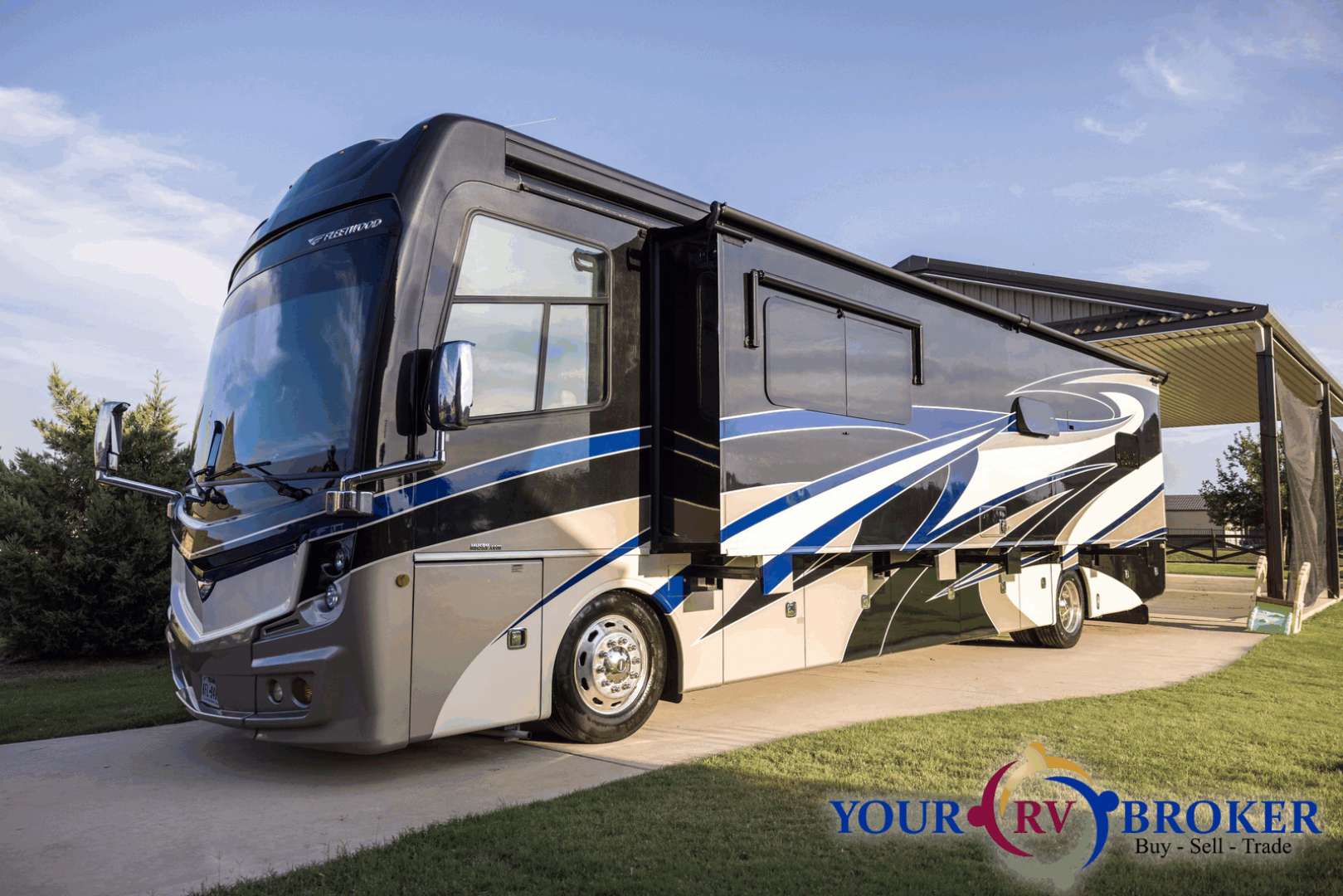 2018 Fleetwood Discovery LXE Freightliner 40E, $ 169,900