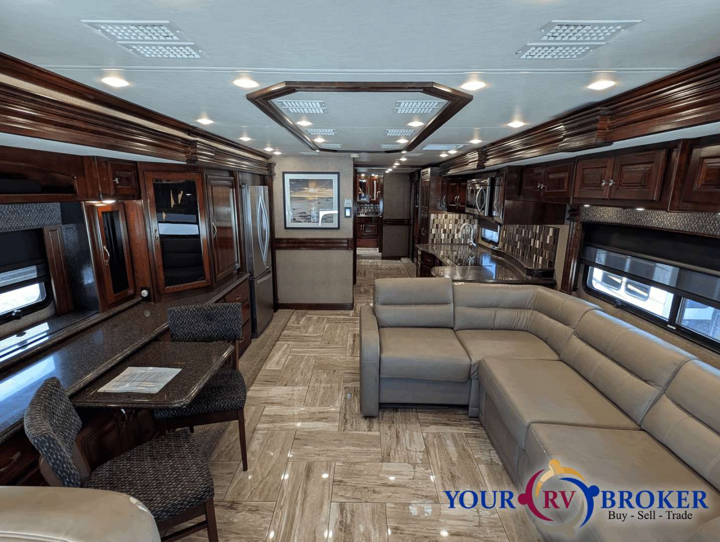 2018 Fleetwood Discovery LXE Freightliner 40E, $ 169,900