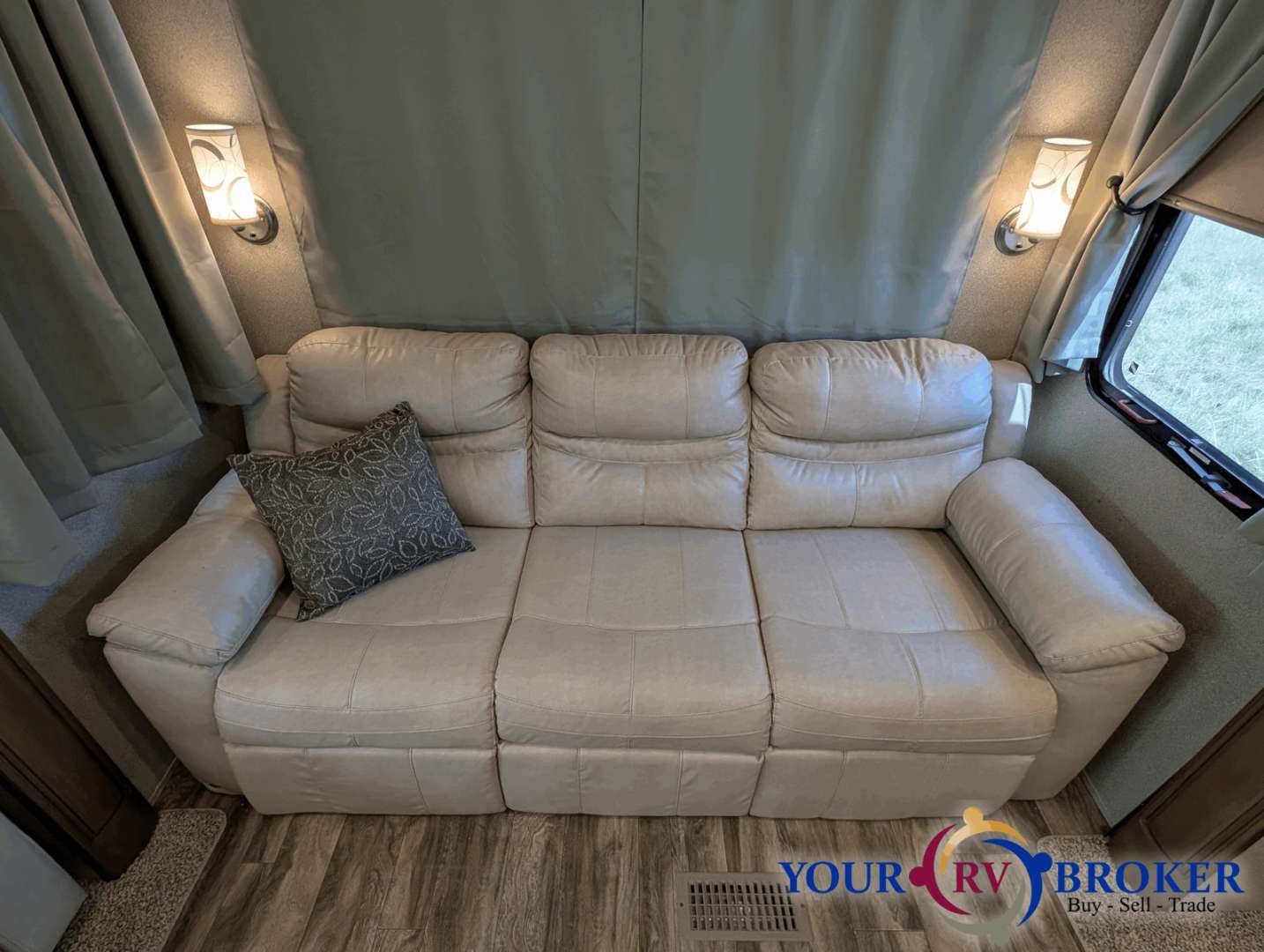 2018 Forest River Cedar Creek Silverback 37MBH, $ 39,900