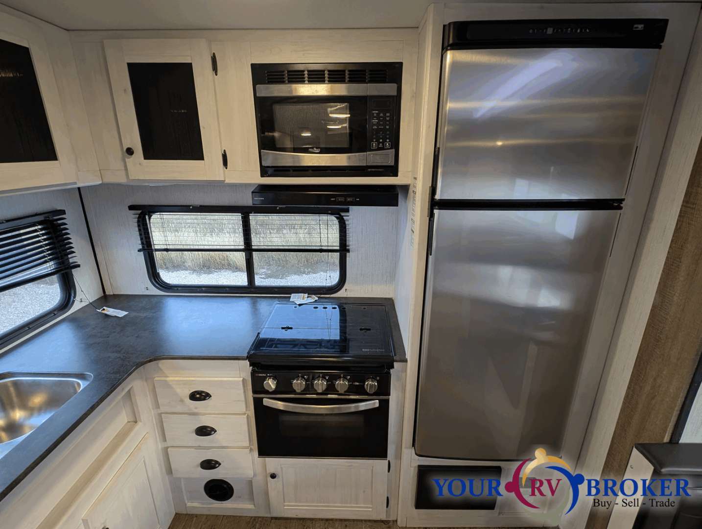 2022 Heartland Trail Runner TR 27 RKS, $ 22,900