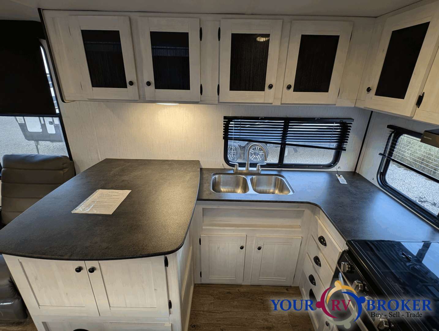 2022 Heartland Trail Runner TR 27 RKS, $ 22,900