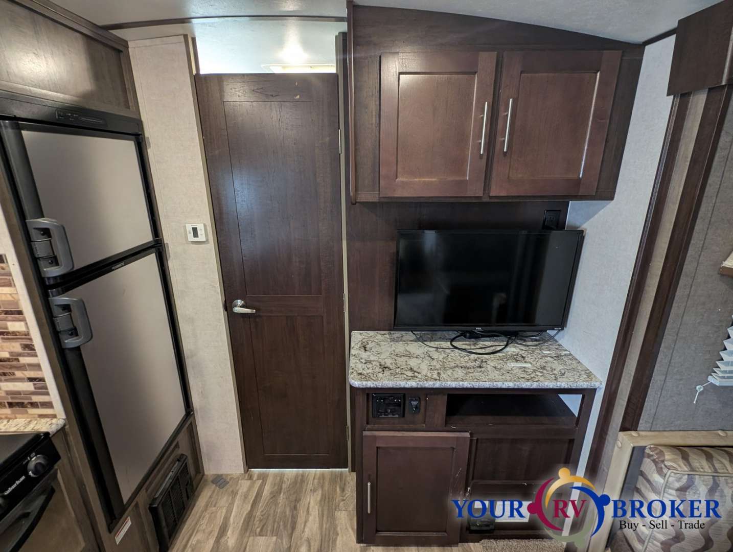 2018 Forest River Surveyor Expandable and LE 200MB, $ 13,000