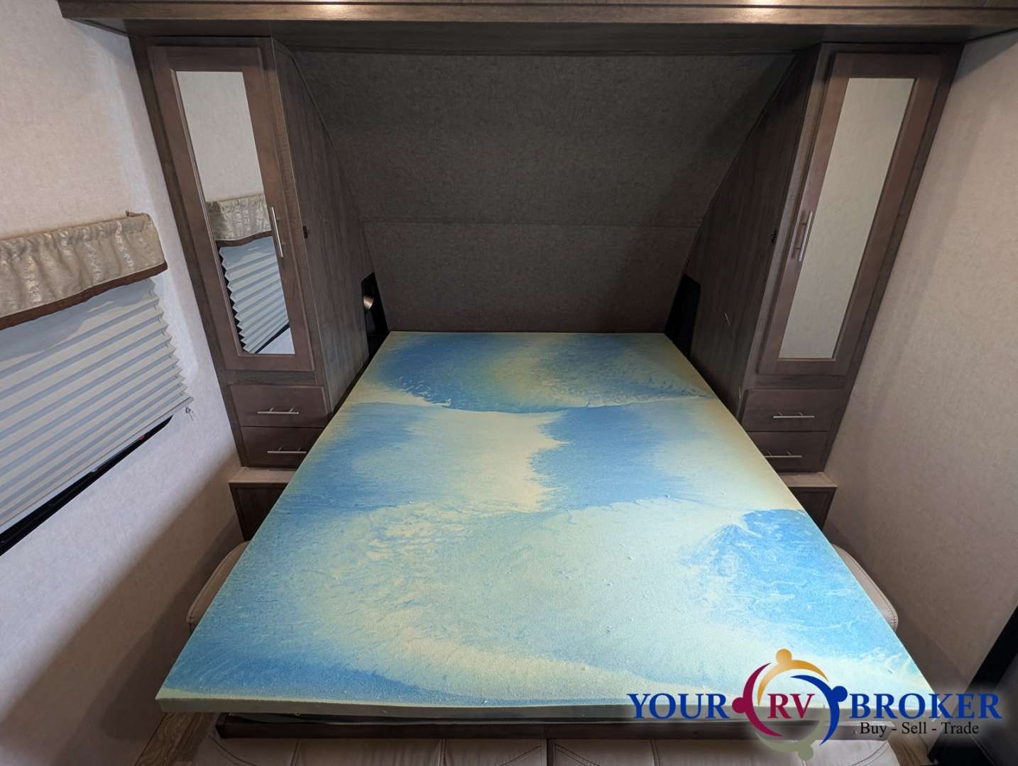 2018 Forest River Surveyor Expandable and LE 200MB, $ 13,000