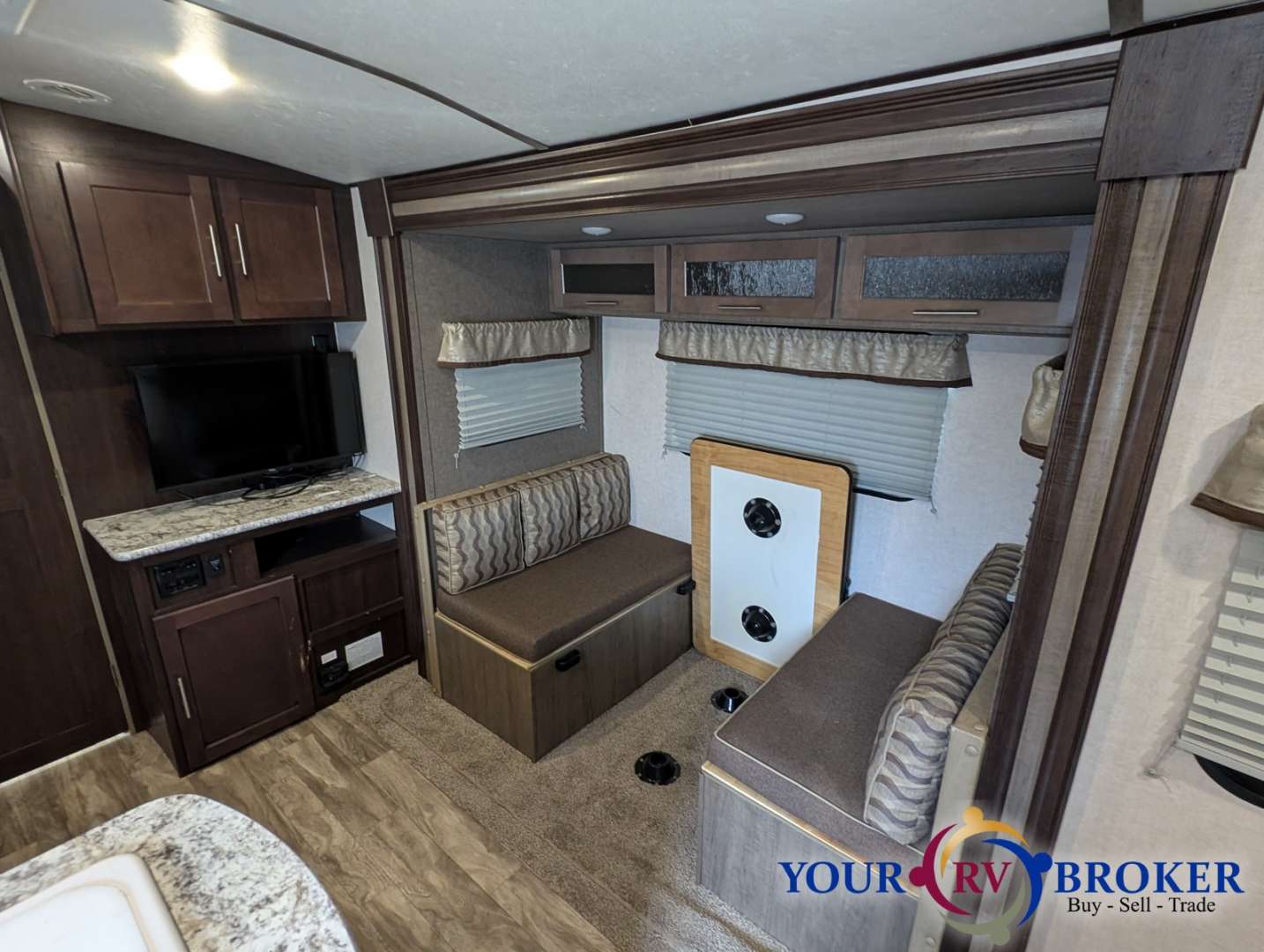 2018 Forest River Surveyor Expandable and LE 200MB, $ 13,000