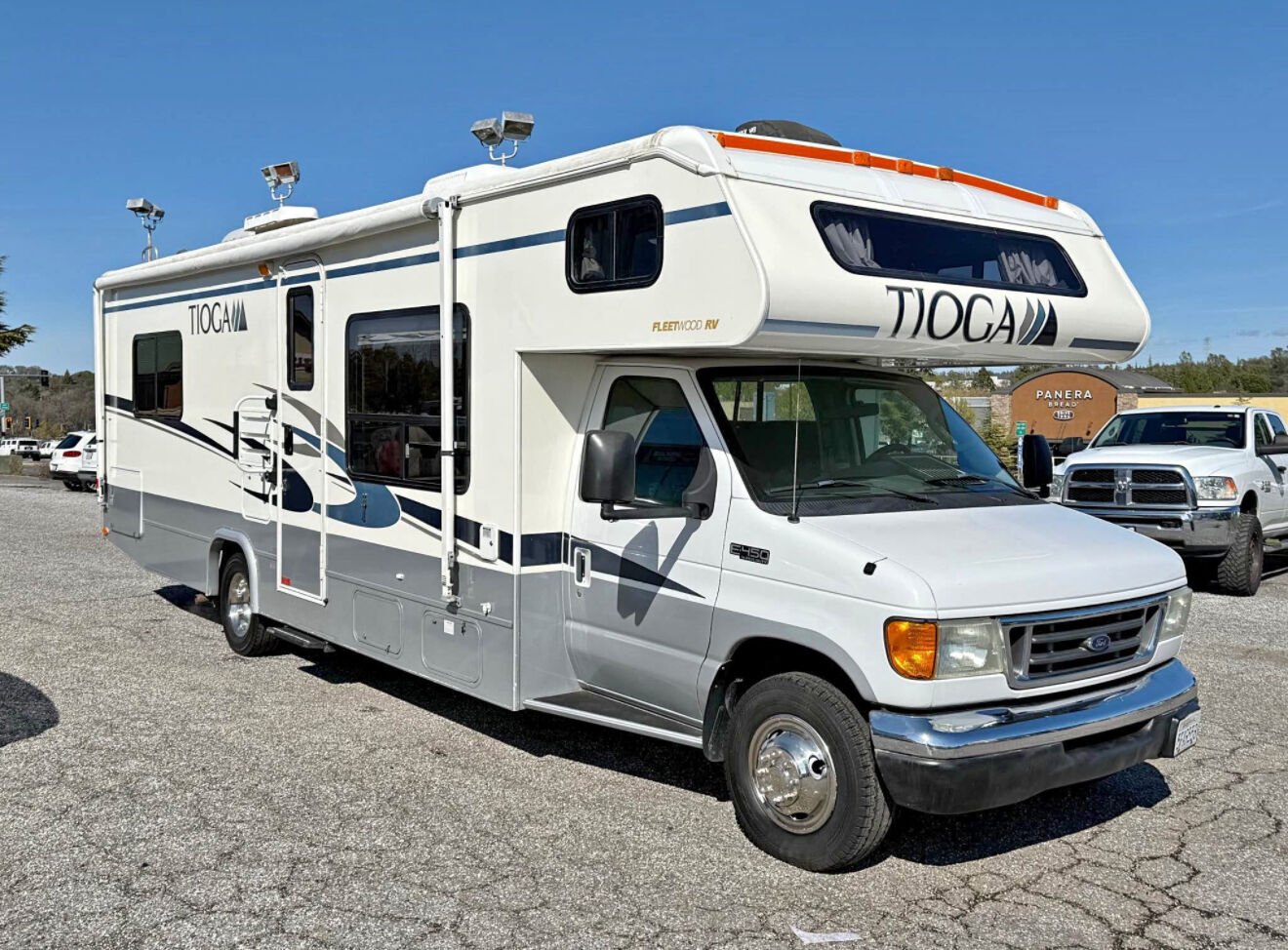 2004 Fleetwood Tioga 28FT, $ 0