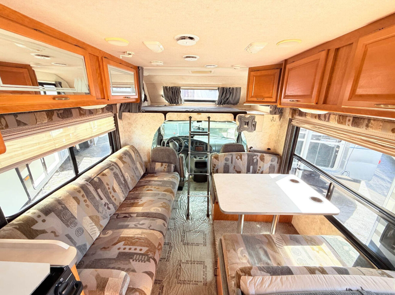 2004 Fleetwood Tioga 28FT, $ 0