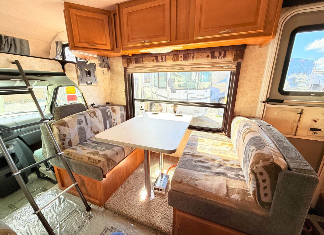 2004 Fleetwood Tioga 28FT, $ 0