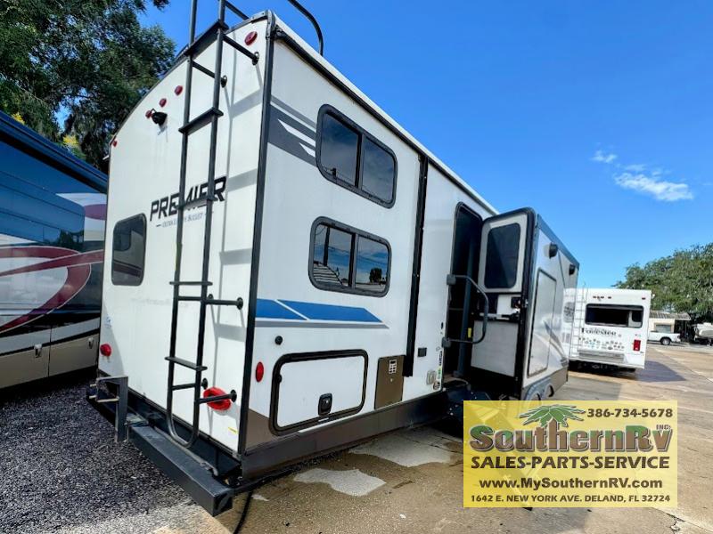 2022 Keystone Premier 34BIPR, $ 26,999