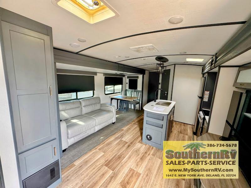 2022 Keystone Premier 34BIPR, $ 26,999