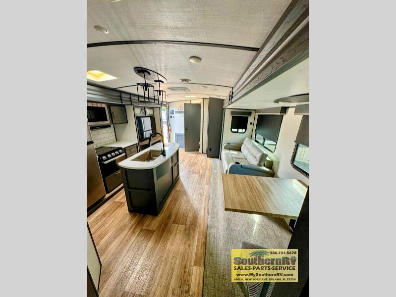 2022 Keystone Premier 34BIPR, $ 26,999