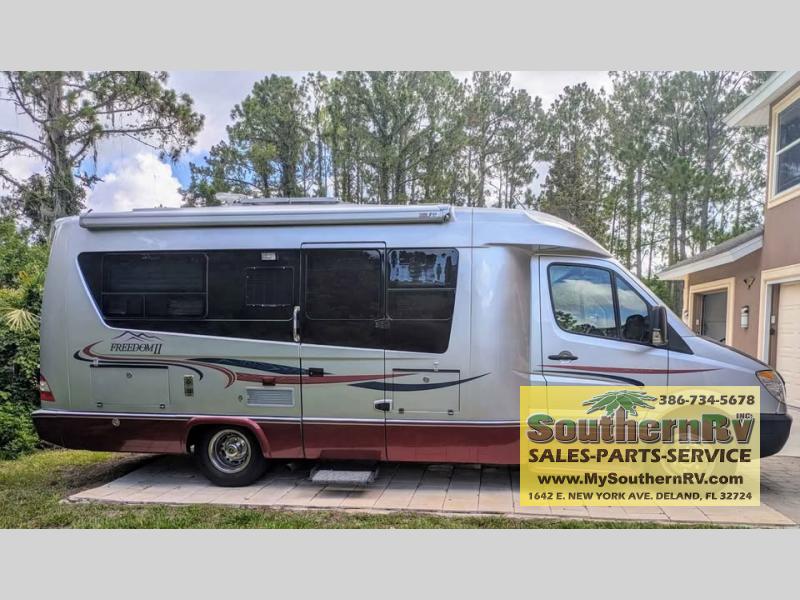 2009 Leisure Travel Vans Freedom II Serenity, $ 54,999