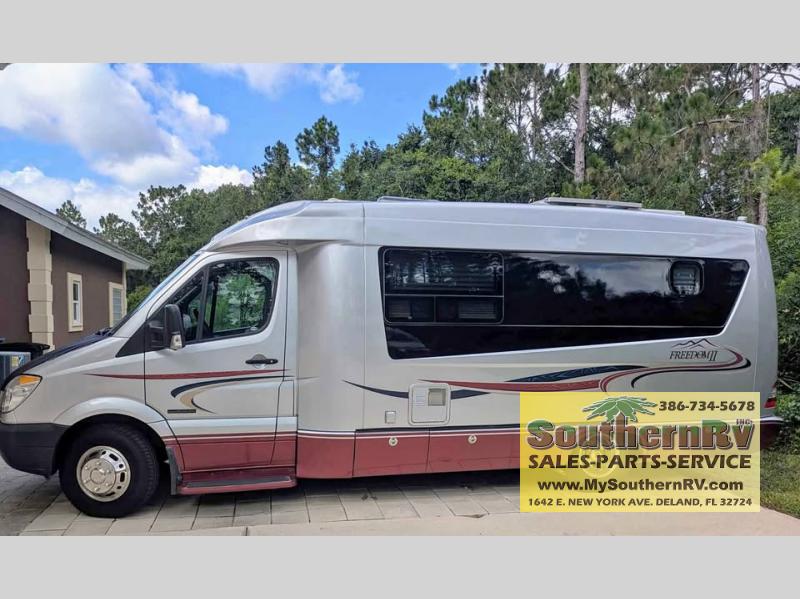 2009 Leisure Travel Vans Freedom II Serenity, $ 54,999