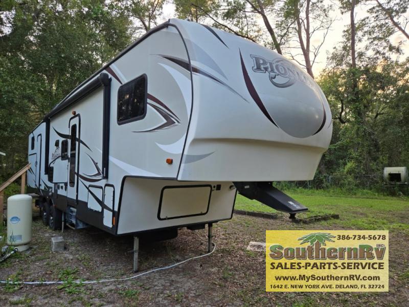 2018 Heartland Pioneer Fifth Wheel PI 322, $ 21,900