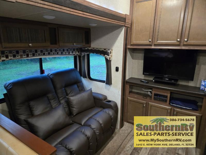 2018 Heartland Pioneer Fifth Wheel PI 322, $ 21,900