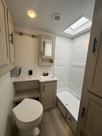 2025 Shasta Shasta 25RB, $ 29,999