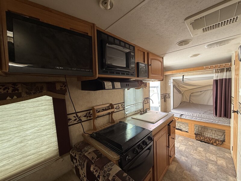 2010 Palomino BANSHEE 195EX, $ 10,500