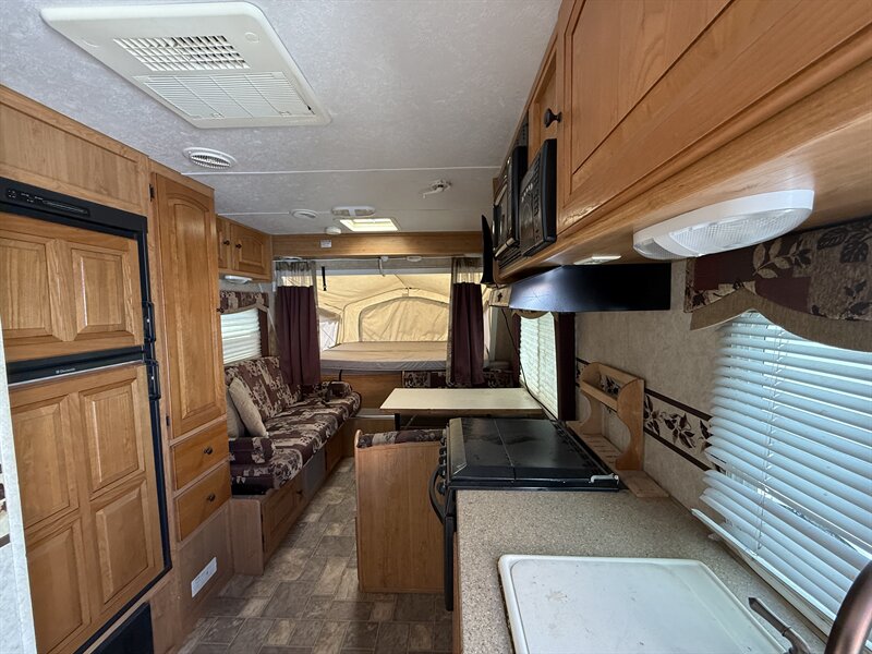 2010 Palomino BANSHEE 195EX, $ 10,500