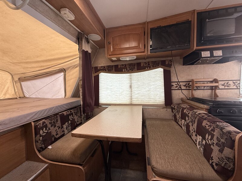 2010 Palomino BANSHEE 195EX, $ 10,500