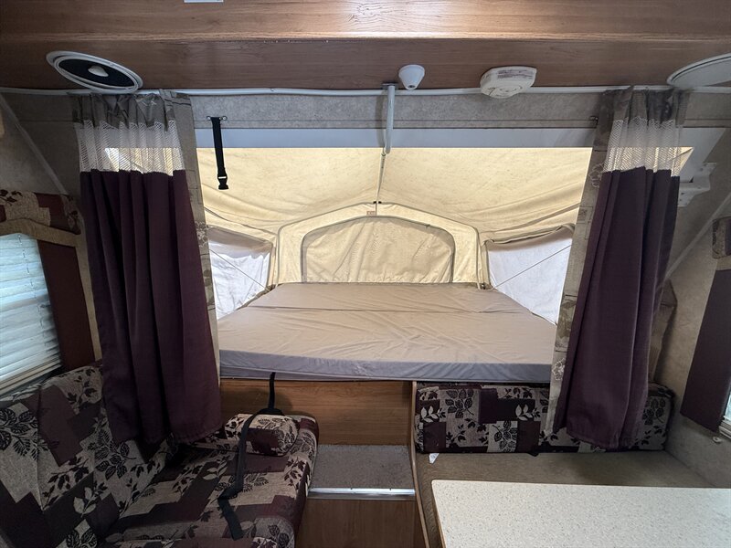 2010 Palomino BANSHEE 195EX, $ 10,500