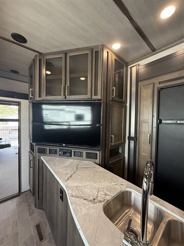 2020 Endurance 3956, $ 54,995