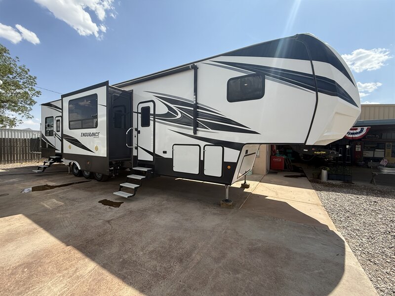 2020 Endurance 3956, $ 54,995
