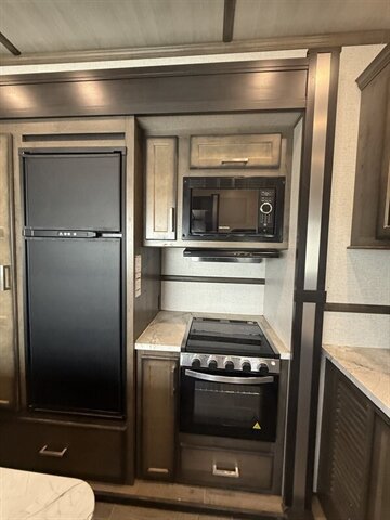 2020 Endurance 3956, $ 54,995