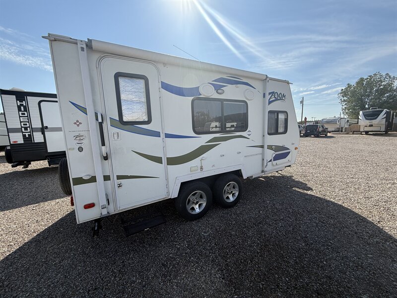 2008 Dutchmen AEROLITE ZOOM 718QB, $ 9,450