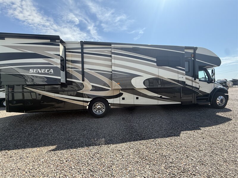 2015 Jayco Seneca 37TS, $ 124,999