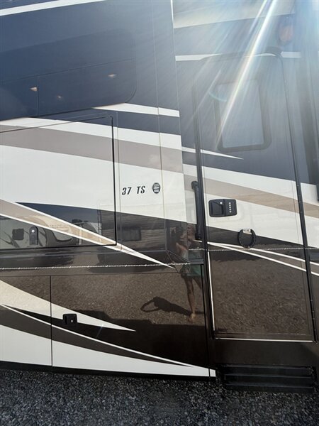 2015 Jayco Seneca 37TS, $ 124,999