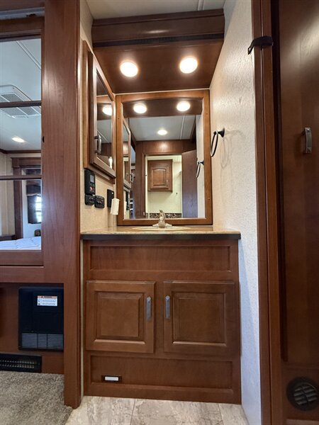 2015 Jayco Seneca 37TS, $ 124,999