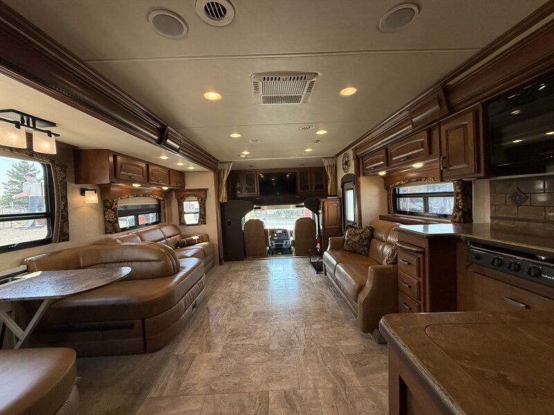 2015 Jayco Seneca 37TS, $ 124,999