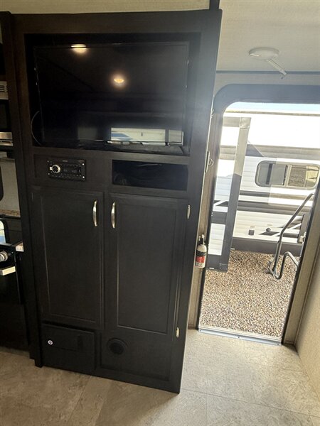 2019 Grand Design Imagine 2150RB, $ 25,995