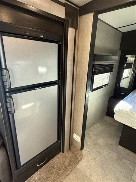 2019 Grand Design Imagine 2150RB, $ 25,995