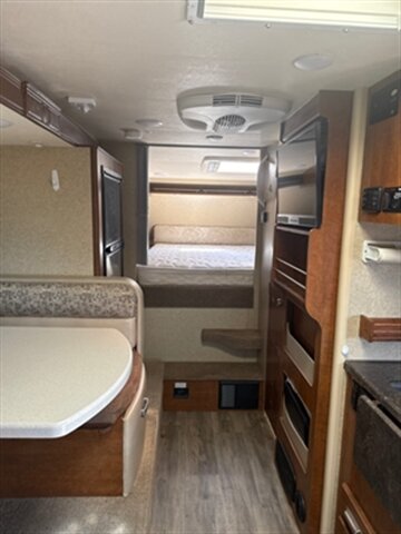 2019 Lance Truck Camper Long Bed 1172, $ 44,995