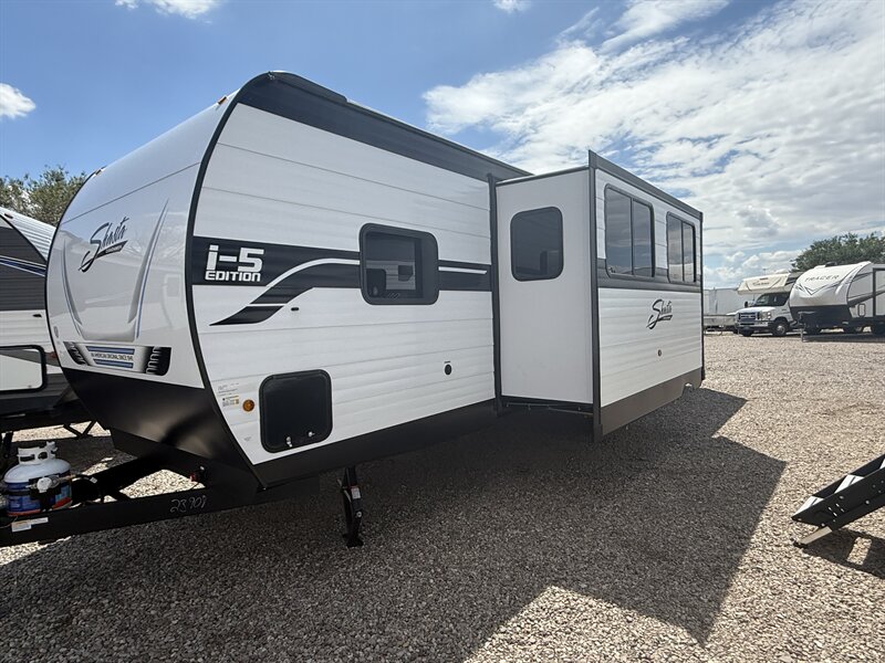 2026 Shasta 530BQB OASIS, $ 29,999