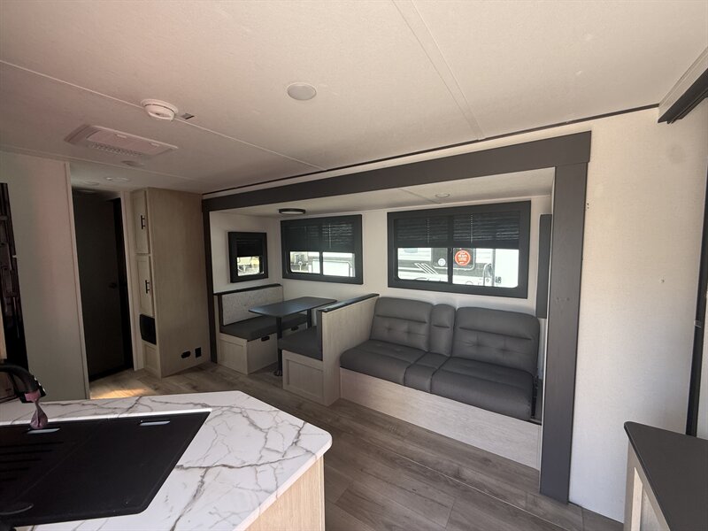 2026 Shasta 530BQB OASIS, $ 29,999