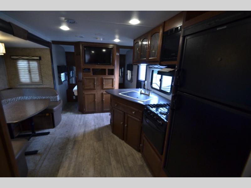 2017 Coachmen Freedom Express Ultra-Lite 257BHS, $ 0