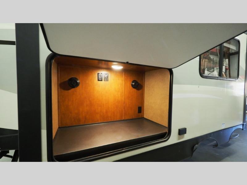 2017 Forest River Vibe 311RLS, $ 0