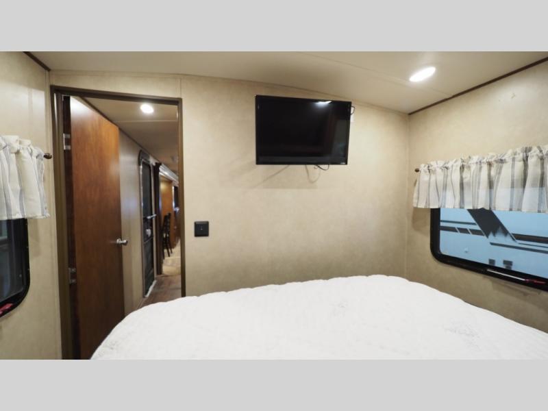 2017 Forest River Vibe 311RLS, $ 0