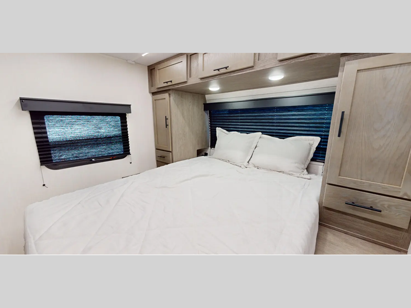 2025 Forest River Cherokee Alpha Wolf 26DBH, $ 51,903