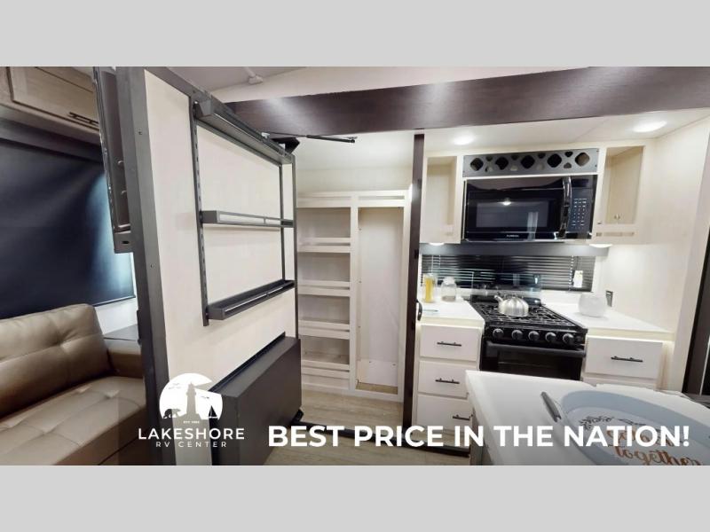 2025 Forest River Cherokee Arctic Wolf Suite 3650 , $ 91,488