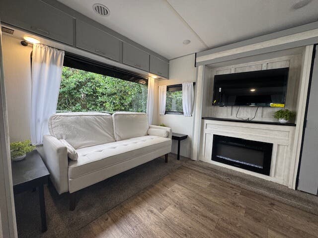 2022 Forest River Vibe, $ 27,500