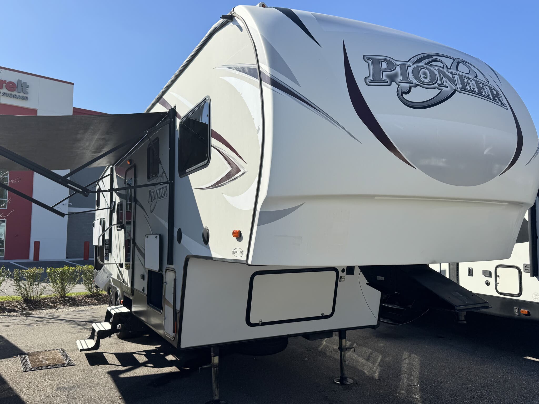 2018 Heartland Pioneer Fifth Wheel PI 276, $ 22,900