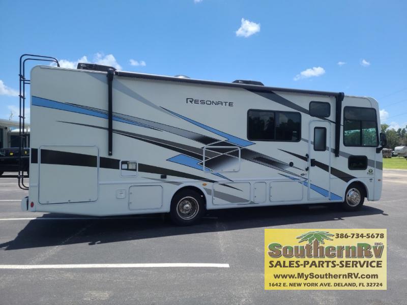 2024 Thor Motor Coach Quantum Sprinter MB24, $ 111,999