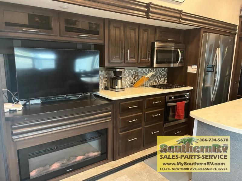 2018 Jayco North Point 381DLQS, $ 37,999