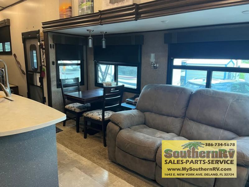2018 Jayco North Point 381DLQS, $ 37,999